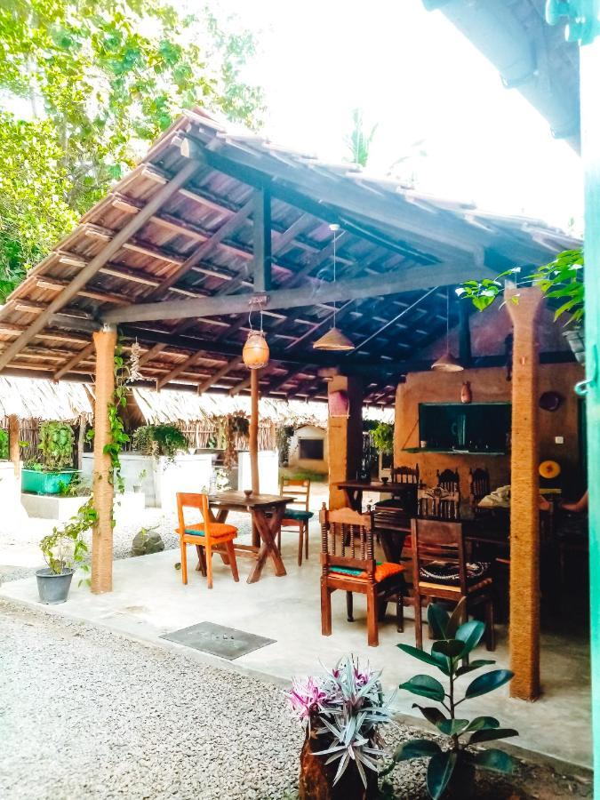 Lazy Monkey Sri Lanka Hostel Dikwella Bagian luar foto
