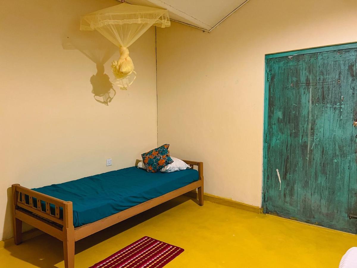 Lazy Monkey Sri Lanka Hostel Dikwella Bagian luar foto